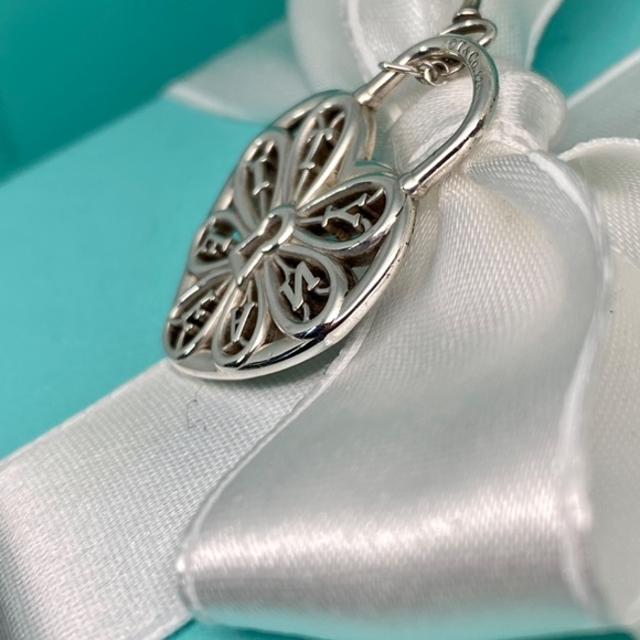 Tiffany & Co. Large logo Filigree Heart charm with Key 925 RARE  retired box - Picture 3 of 7